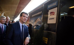Une cinquantaine de syndicalistes ont exprimé vendredi leurs revendications au ministre du Redressement productif, Arnaud Montebourg, devant la gare de Belfort, à l'occasion de l'inauguration du Train de l'industrie, que des salariés de PSA Aulnay avaient empêchée mardi à Paris.