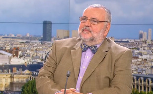 Jean-Daniel Flaysakier sur le plateau du 13 Heures de France 2, en août 2015.