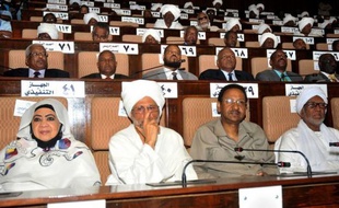 Le Parlement soudanais a proclamé comme "ennemi" le gouvernement du Soudan du Sud après la prise de contrôle par ses troupes de la zone frontalière de Heglig, principal champ pétrolier du Soudan.
