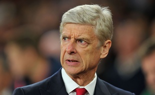 Arsène Wenger pas content de la prestation d'Arsenal contre l'Olympiakos (2-3) en Ligue des champions, le 29 septembre 2015 à l'Emirates Stadium.