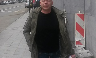 Sven Mary, l'avocat belge du terroriste présumé, Salah Abdeslam, arrive au siège de la police fédérale à Bruxelles, le 19 mars 2016.