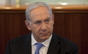 Le Premier ministre israélien Benjamin Netanyahu a menacé dimanche d'agir "encore plus fermement" contre les tirs de roquettes depuis la bande de Gaza , si la trêve fragile annoncée samedi n'était pas respectée.