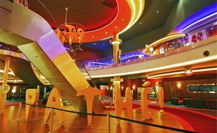 L'ouverture du multiplexe Pathé au Carré de Soie à Vaulx-en-Velin en 2009 a fait grimper la fréquentation globale.
