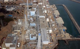 Un groupe d'experts mandatés par le gouvernement japonais a mis en cause le manque de préparation et d'organisation face à l'accident de la centrale nucléaire de Fukushima provoqué par le séisme et le tsunami du 11 mars dans le nord-est du Japon, selon un rapport intermédiaire publié lundi.