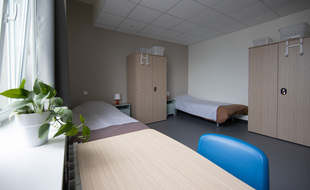 Une chambre au-dessus de la salle de consommation à moindre risque, à Strasbourg.