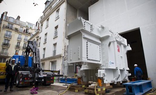 Le transformateur a été installé dans un bâtiment spécialement construit pour l'accueillir, rue Puteaux à Paris (17e)