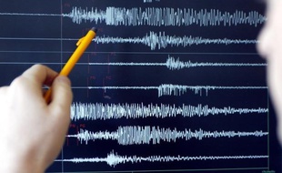 Un séisme de magnitude 7,1 a frappé samedi la province indonésienne de Papouasie, a annoncé le Centre américain de géophysique (USGS) provoquant un mouvement de panique dans la population mais pas de victime dans l'immédiat.
