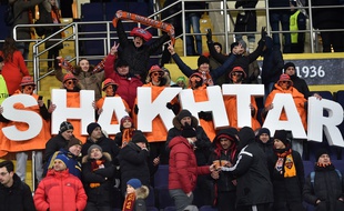 Les supporters du Shakhtar Donetsk, ici à Kharkiv lors du 8e de finale aller de Ligue des champions contre la Roma, en février 2018.