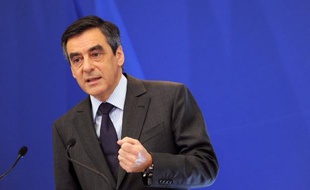 François Fillon a annoncé mardi aux députés UMP que "la hausse de l'offre de logements" serait inscrite à l'ordre du jour du sommet social de mercredi, selon une source proche du groupe UMP et confirmée dans son entourage.