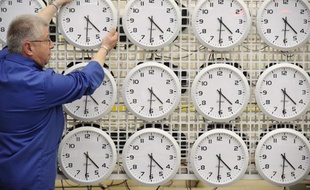 Des horloges entreposées dans l'usine Bodet, à Trémentines, dans le Maine-et-Loire, le 26 mars 2014