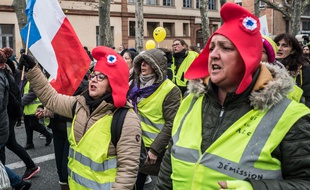 Des femmes manifestent à Toulouse.
