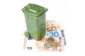 La taxe d'enlèvement des ordures ménagères augmente le coût des charges locatives.
