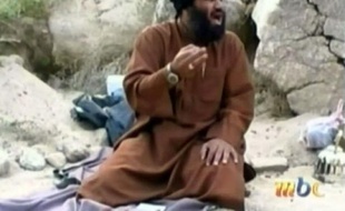 Souleymane Abou Ghaith, le gendre d'Oussama Ben Laden, en Afghanistan en 2001.