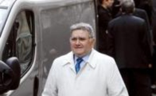 L'ancien ministre de l'Education nationale de Lionel Jospin, Claude Allègre accuse François Hollande d'avoir "menti à tout le monde" et "foutu un bordel noir" au PS et d'être "le responsable principal de toute cette pagaille", dans un entretien à Libération publié jeudi.