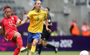 Kosovare Asllani, nouveau recrue du PSG, sous les couleurs de l'équipe de Suède le 31 juillet 2012 à Newcastle.