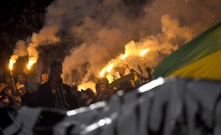 Des fumigènes allumés lors de FCN-Saint-Etienne.