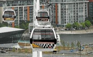 A Londres, un téléphérique permet depuis juin de traverser la Tamise.