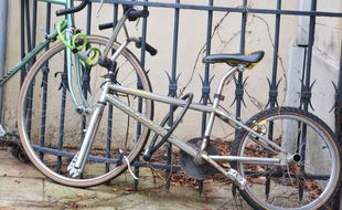 Un vélo dont la roue avant a été volée, à Montpellier (illustration)