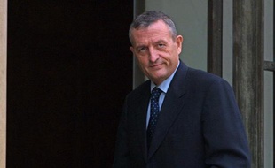 Le parquet de Paris a ouvert une enquête préliminaire pour faux témoignage dans l'enquête sur l'attentat de Karachi, visant l'ancien ministre de la Défense François Léotard, a appris lundi l'AFP de sources concordantes.
