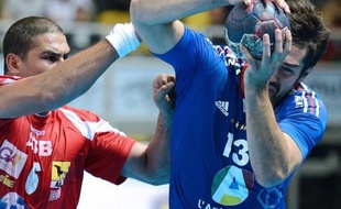 L'équipe de France masculine de handball a disposé de la Tunisie 31-24 (mi-temps: 16-13) sans forcer son talent, vendredi à Strasbourg, s'offrant une place en finale de l'Eurotournoi à une quinzaine de jours des Jeux olympiques de Londres