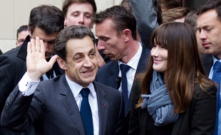 Carla Bruni Sarkozy et Nicolas Sarkozy, le 6 mai 2012 à Paris.