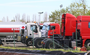 Le 3 avril 2016 explosion de camion citernes a Bassens