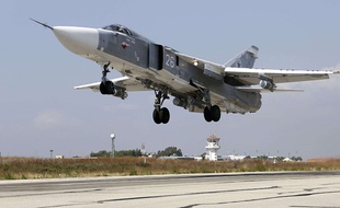 Un avion de chasse russe sur la base aérienne syrienne en octobre 2015.