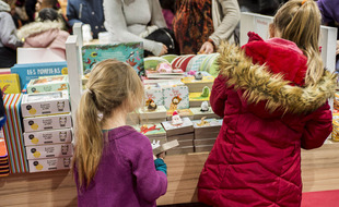 Des enfants au Salon du livre et de la presse jeunesse de Montreuil en 2019