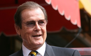 L'acteur Roger Moore à Los Angeles en 2007.