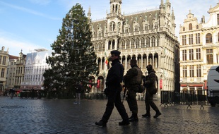 La Grand-place de Bruxelles étrangement vide.