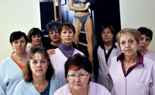 Le fabricant de lingerie Lejaby, tout juste repris par un consortium associant son sous-traitant tunisien, a commencé à délocaliser sa production dès 1992, pour en arriver à "zéro usine" en France avec la fermeture d'Yssingeaux, en Haute-Loire