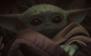 Baby Yoda dans la série The Mandalorian.