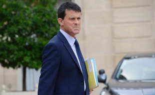 Le ministre de l'Intérieur Manuel Valls s'est montré intraitable pour défendre l'interdiction du cumul des mandats, mercredi au Sénat, fort de l'appui d'une nette majorité des députés qui doit permettre de passer outre à l'hostilité de nombreux sénateurs.