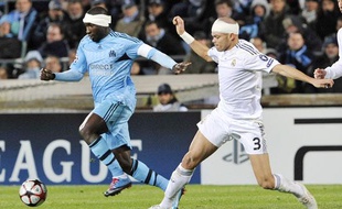 Groupe C (6e journée)
Marseille 1 - 3 Real Madrid
Dans le match des turbans, l'OM a fait le poids. Le match des turbans, seulement...