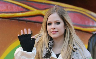La chanteuse Avril Lavigne lors de la 85e parade de Macy's, à New York, le 24 novembre 2011.