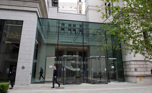 La banque JP Morgan à Londres, le 5 mai 2017.