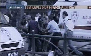 Une explosion dans le quartier touristique d'Ulus, à Ankara, en Turquie a fait des morts et plusieurs dizaines de blessés, le 22 mai 2007. Elle pourrait être d'origine criminelle.