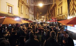 La rue Saint-Michel à Rennes, surnommée la rue de la Soif, ici lors des Trans Musicales en 2014.