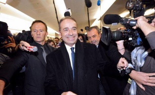 Les résultats partiels obtenus dimanche vers 20H15 concernant l'élection par les adhérents UMP de leur nouveau président étaient très serrés entre François Fillon et Jean-François Copé, chaque camp annonçant une légère avance pour son champion.