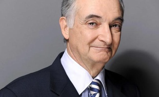 Jacques Attali, économiste, écrivain et haut fonctionnaire français.