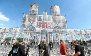 La cathédrale accueillant les festivaliers va gagner en relief cette année.