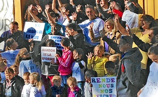 " Rendez-nous nos mercredis ", ont lancé parents et enfants de la sation.