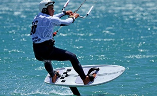 Le foil, nouvelle discipline du kitesurf