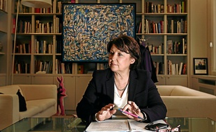 La maire de Lille, Martine Aubry, part très grande favorite pour conquérir une nouvelle fois l'hôtel de ville.