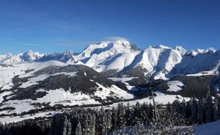 Onze départements étaient en vigilance orange samedi matin, dont huit pour un risque de crues et d'inondations à la suite du passage de la tempête Joachim et trois pour risque d'avalanches dans les Alpes, selon Météo France.