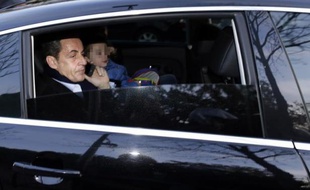 Nicolas Sarkozy à la sortie de son domicile le 29 novembre 2014 à Paris