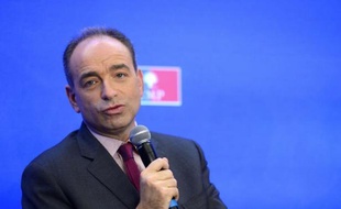 Le président de l'UMP, Jean-François Copé, a souhaité mercredi que le parti puisse investir "80% à 90%" de ses candidats aux municipales de mars 2014 "avant l'été ou à l'été" 2013.