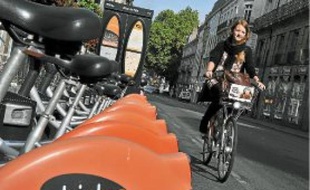 La fréquentation des vélos en libre-service a presque doublé en un an.