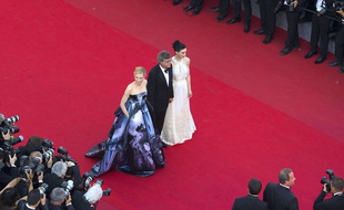ate Blanchett, Todd Haynes et Rooney Mara pour la montée des marches du film «Carol» le 17 mai 2015.