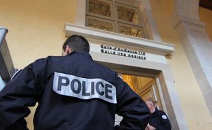 L'entrée de la salle de la cour d'assises d'Ille-et-Vilaine à Rennes où s'est tenu le procès.
